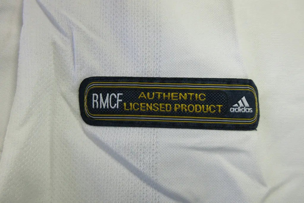 MAILLOT RETRO REAL MADRID DOMICILE 2001/2002