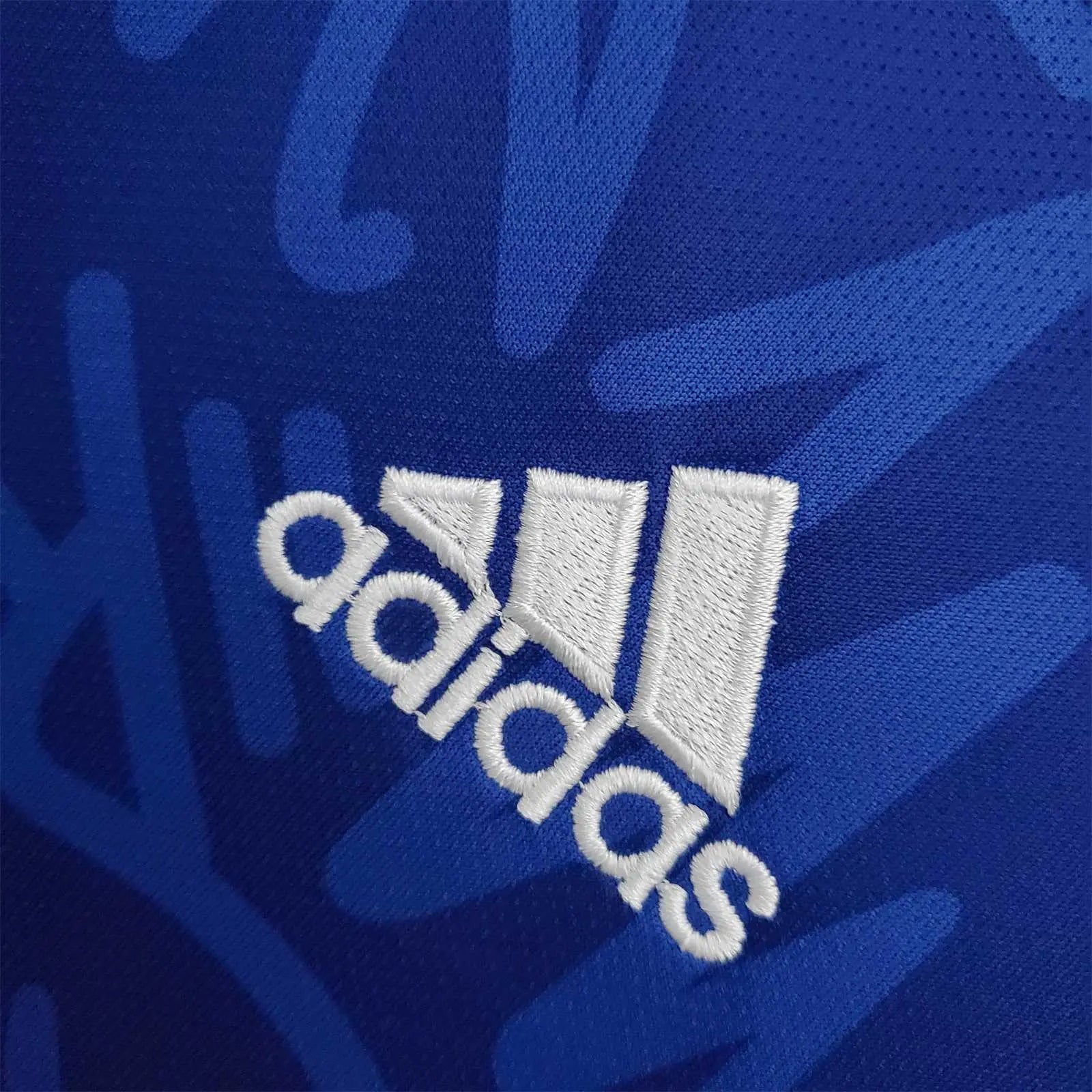 MAILLOT REAL MADRID 2021/2022 VERSION MANCHES LONGUES