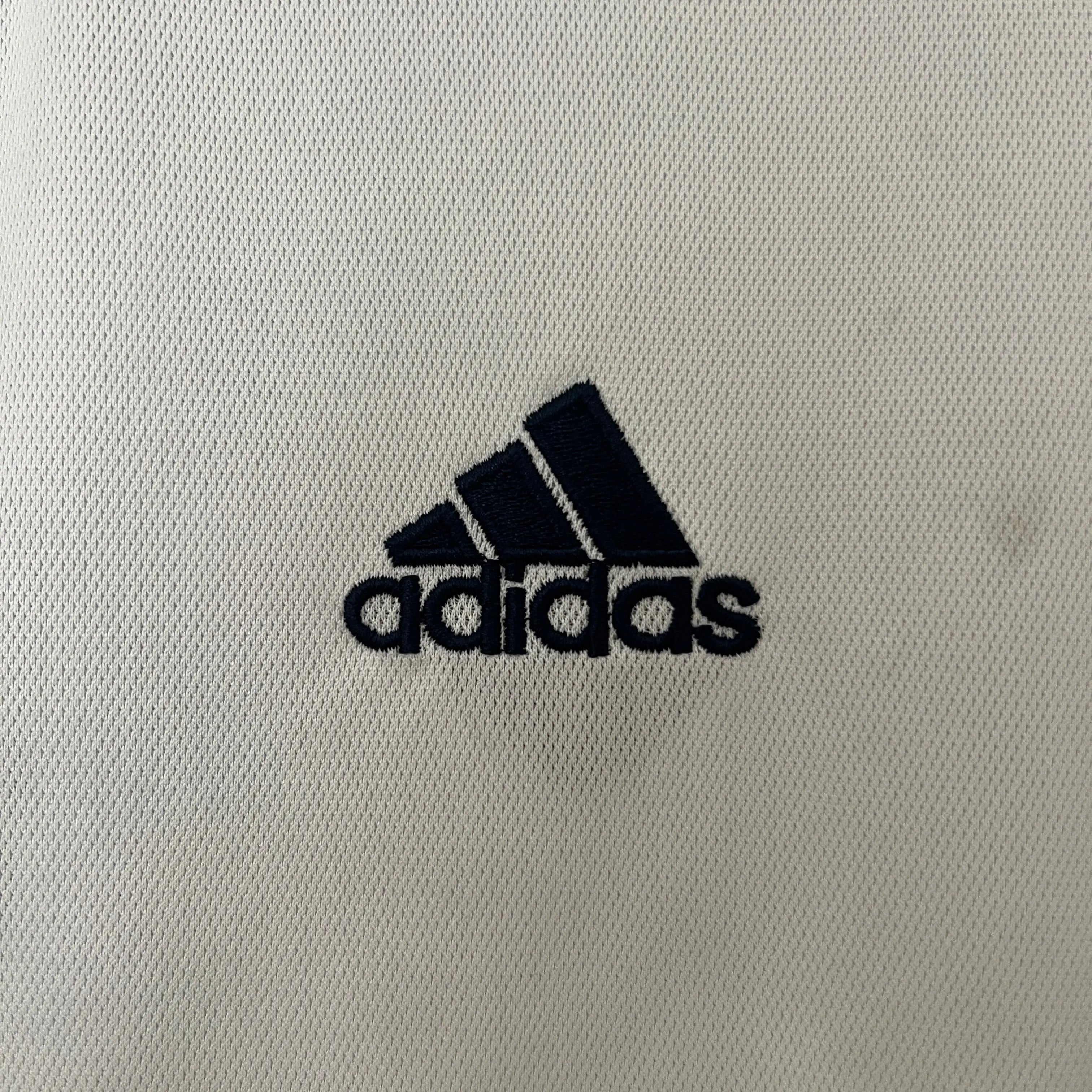 MAILLOT RETRO REAL MADRID DOMICILE 2000/2001